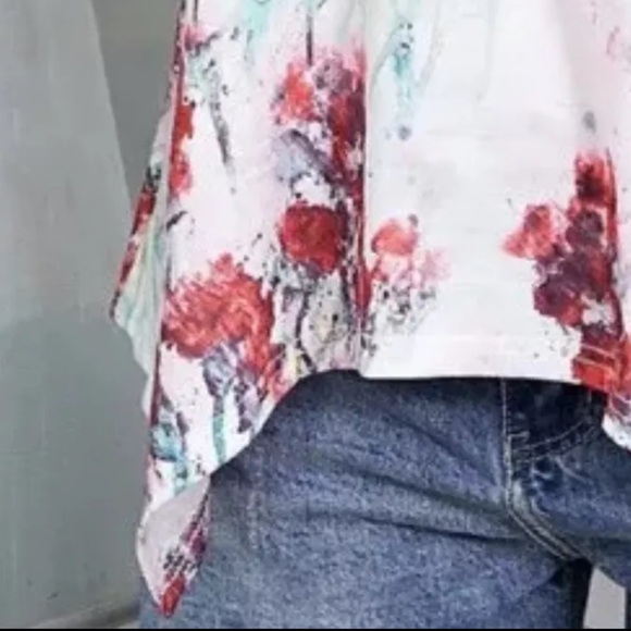 Reborn New York Size Large White & Red Floral Asymmetrical Hem Halter Tank Top - Picture 6 of 8